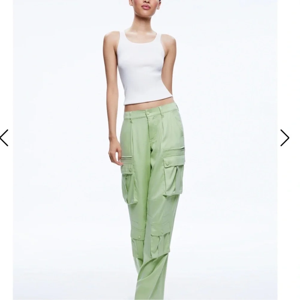 Alice + Olivia Light Green Wide Leg Cargo Pants - Picture 3 of 9